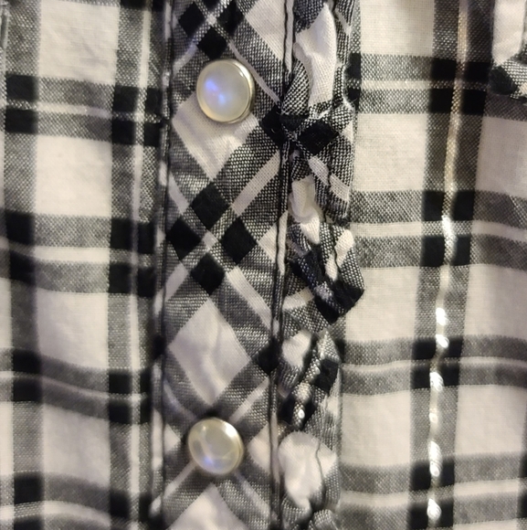 🎸3/$15 Sz4/5 Plaid Xhilaration button-down - Picture 8 of 11